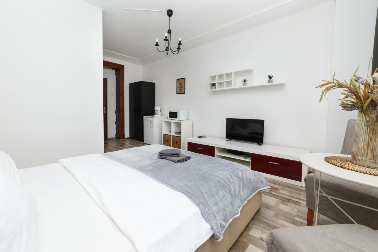 Color Apartments Street Blanari 12 Bukarest Exterior foto