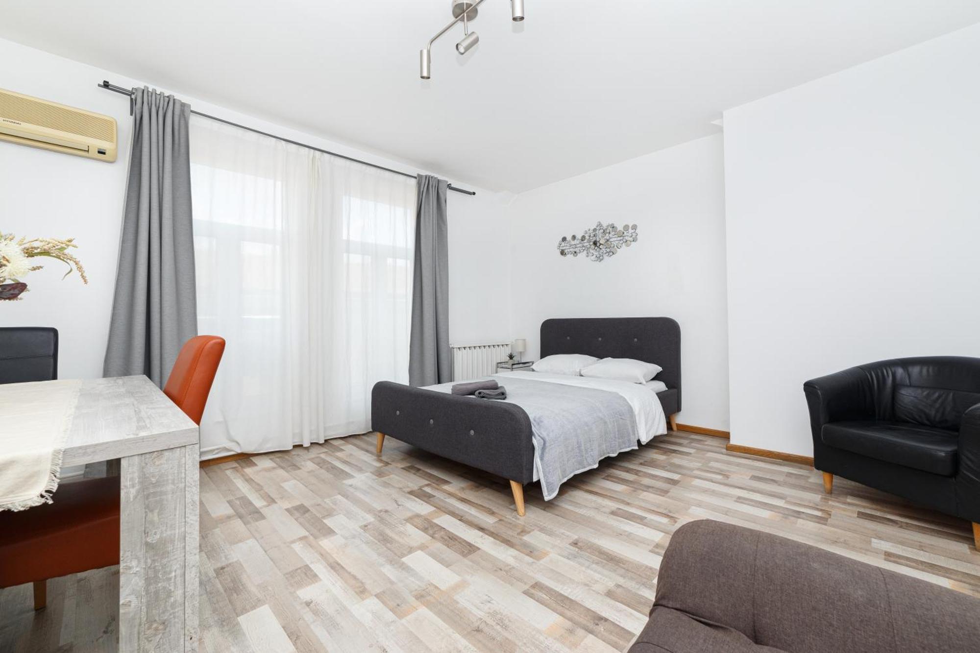 Color Apartments Street Blanari 12 Bukarest Exterior foto