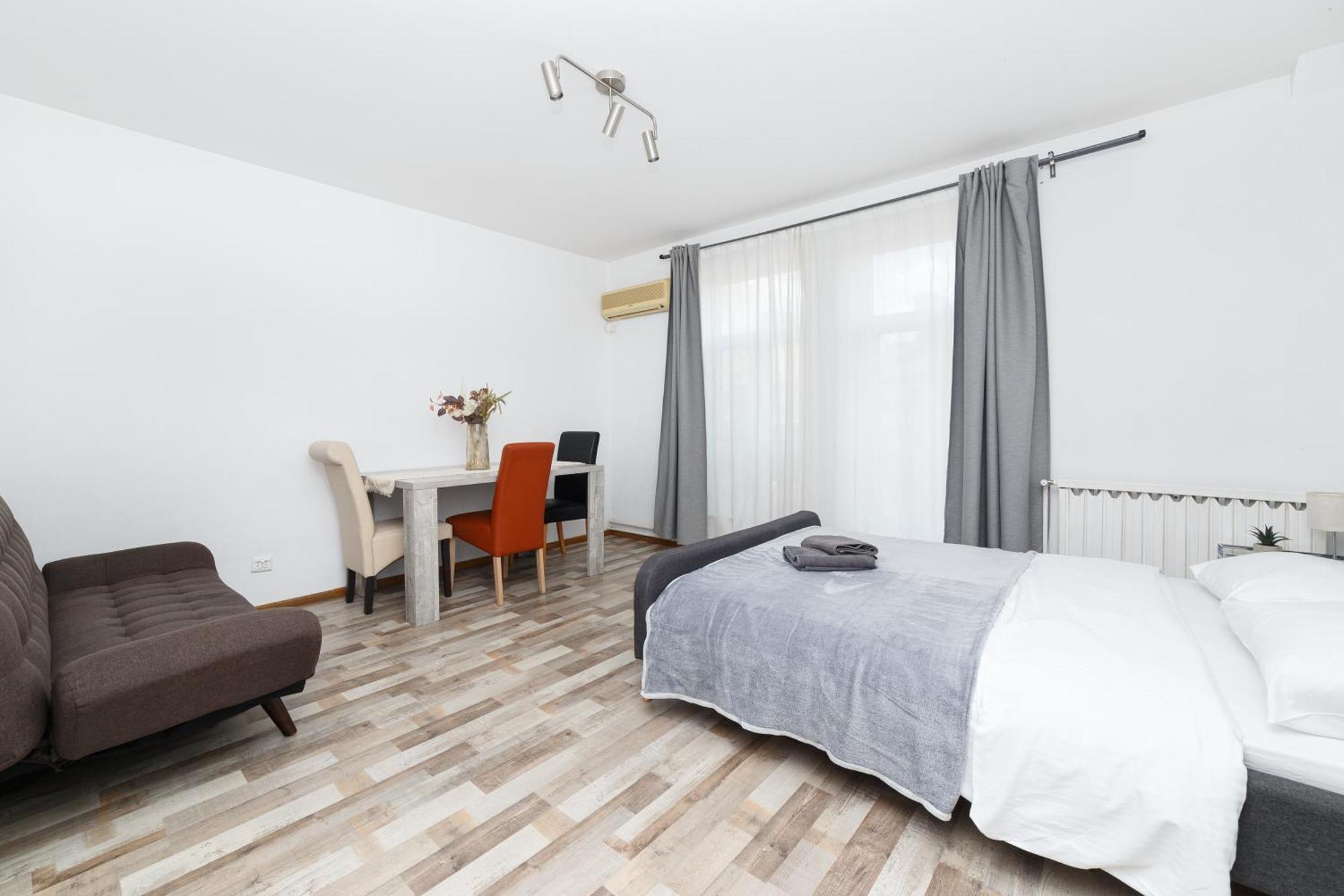 Color Apartments Street Blanari 12 Bukarest Exterior foto